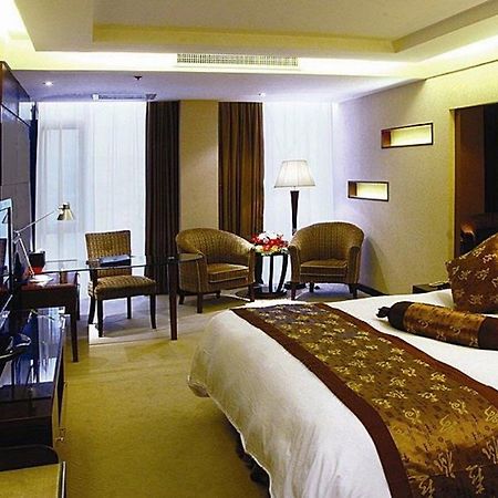 Crystal Island Club Hotel Shanghai Bagian luar foto