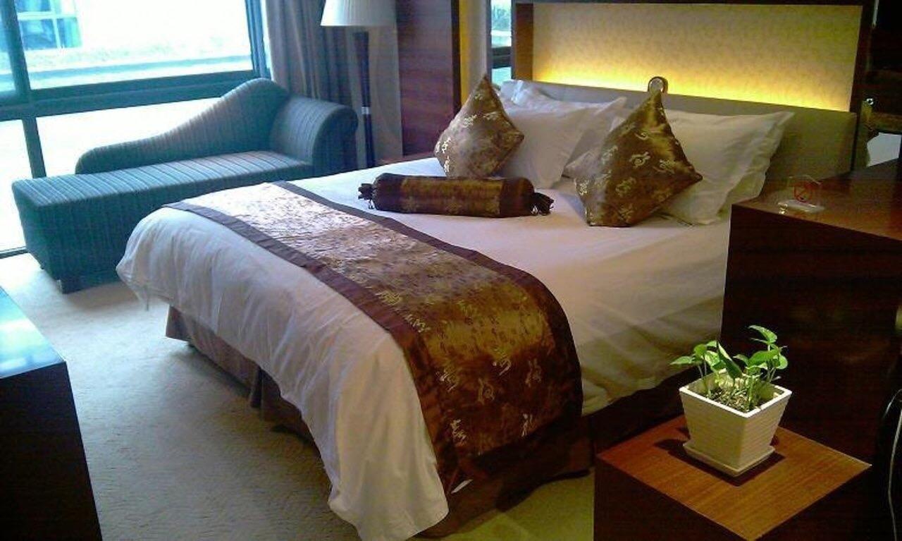 Crystal Island Club Hotel Shanghai Bagian luar foto